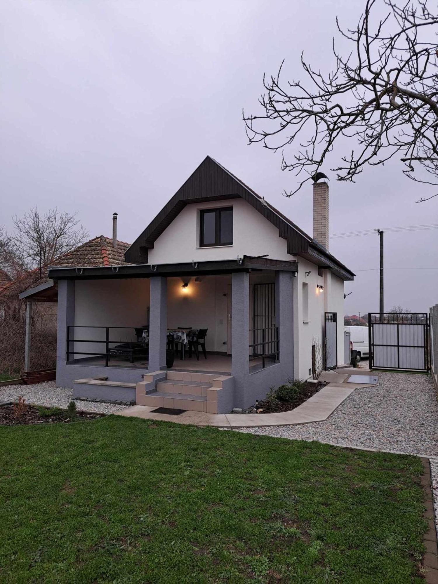 Grapeline Guesthouse Chotin Extérieur photo